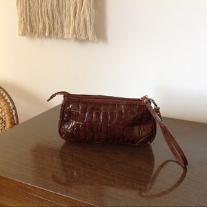 Liz Claiborne bag / wristlet / brown / clutch